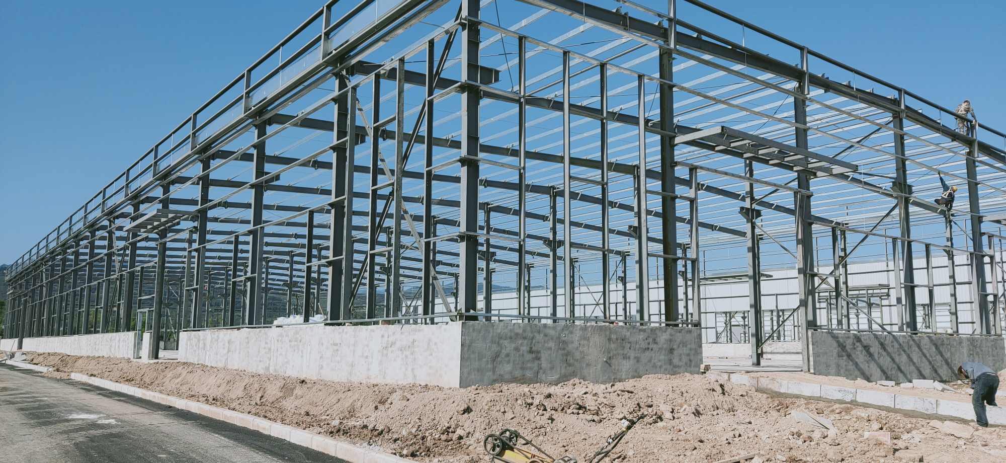 哈密钢结构工程高空作业做好相应安全措施